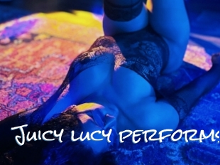 Juicy_lucy_performs