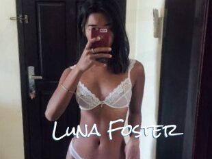 Luna_Foster