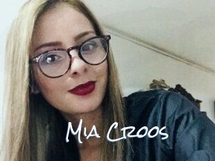 Mia_Croos