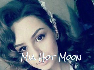 Mia_Hot_Moon