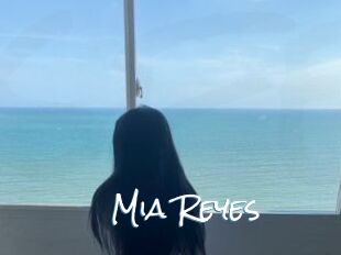 Mia_Reyes