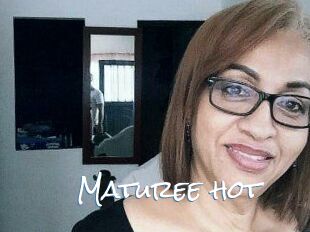 Maturee_hot