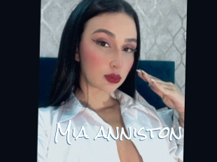 Mia_anniston